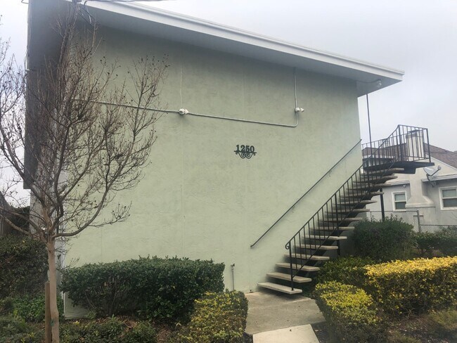 Building Photo - 1250 E St