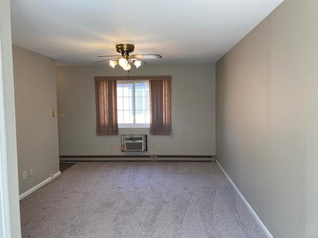 Foto del edificio - 5386 Dunmore Dr
