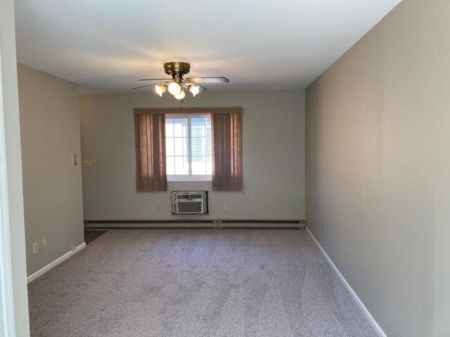 Building Photo - 5386 Dunmore Dr