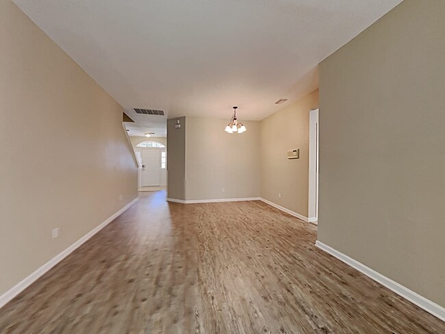 Foto del edificio - 10342 Cypress Trail Dr