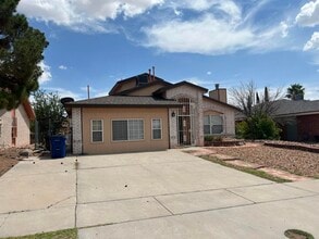 Building Photo - 12116 El Greco Cir