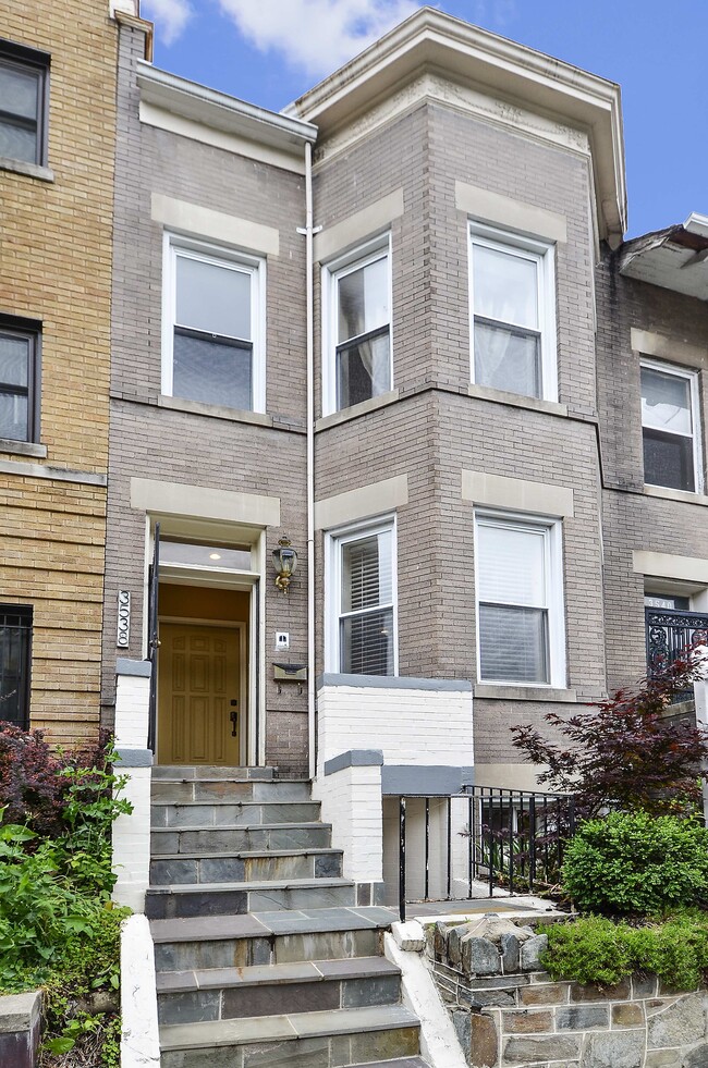 Building Photo - 3538 10th St NW