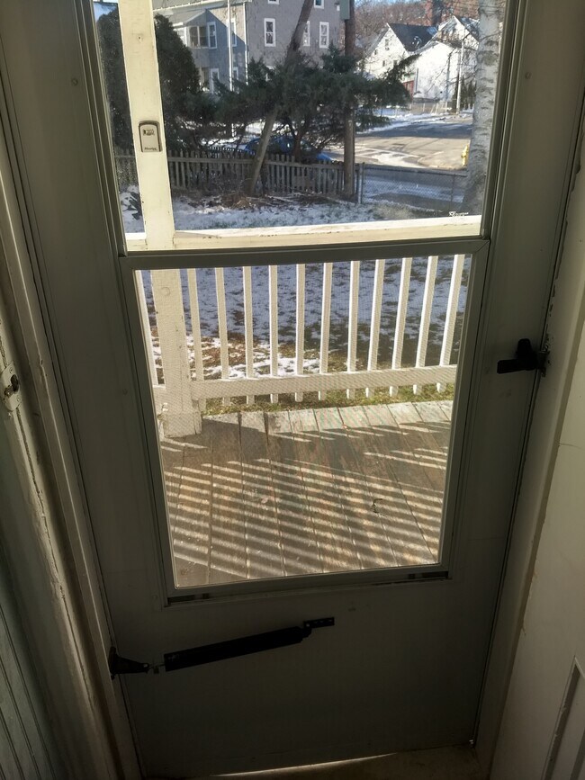 Porch - 25 Hacker St