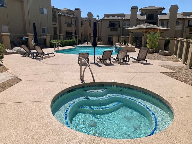 2 spas, One community pool - 1880 E Morten Ave