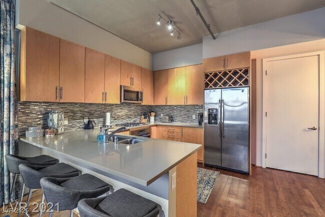 Foto del edificio - 353 E Bonneville Ave