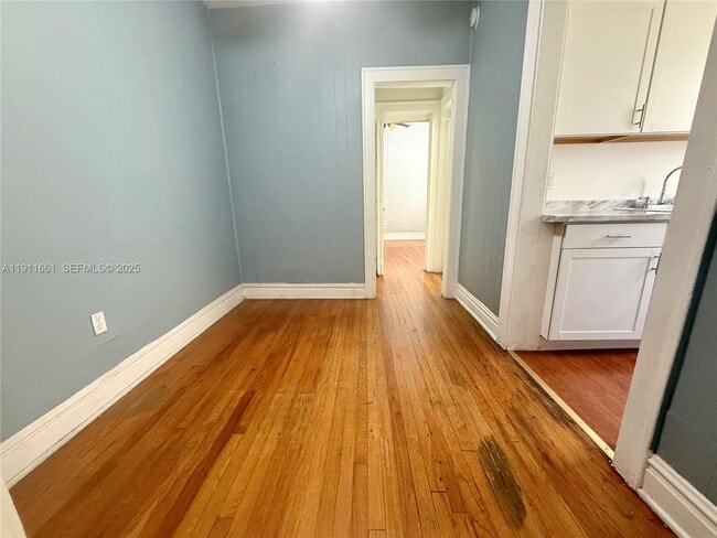 Foto del edificio - 114 Antilla Ave