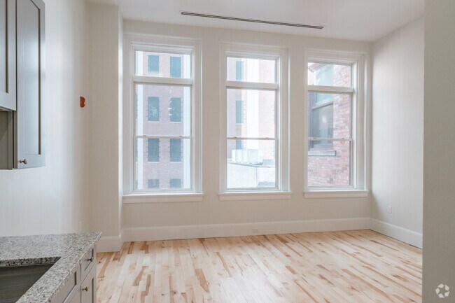 1 habitación, 1 baño - 700 pies cuadrados - Sala de estar - 130 Pearl