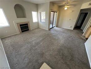 Building Photo - 8250 N Grand Canyon Dr