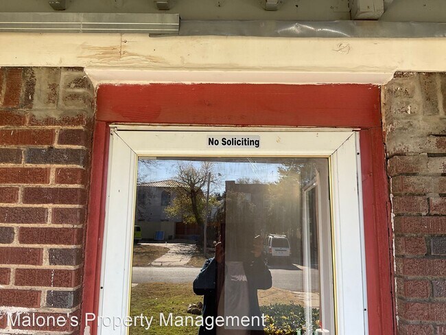Building Photo - 2 br, 1 bath House - 2307 NW 17th st.
