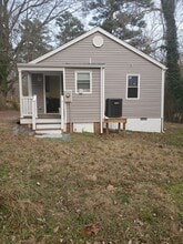 Building Photo - 606 N Henry St