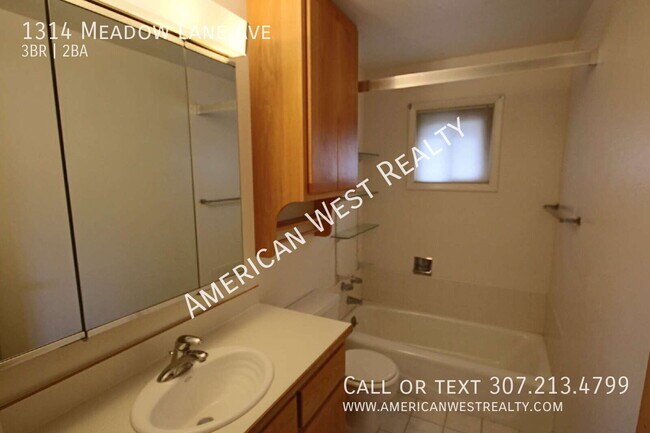 Foto del edificio - 1314 Meadow Ln Ave