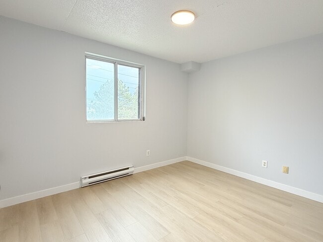 Building Photo - 2940 Elsmere Ave