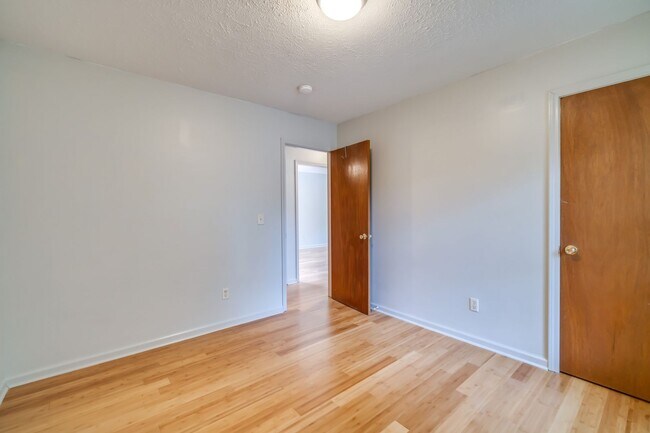 Building Photo - 1208 coreland dr