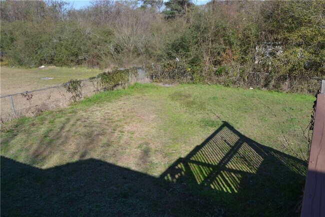 Foto del edificio - 555 Lee Byrd Rd