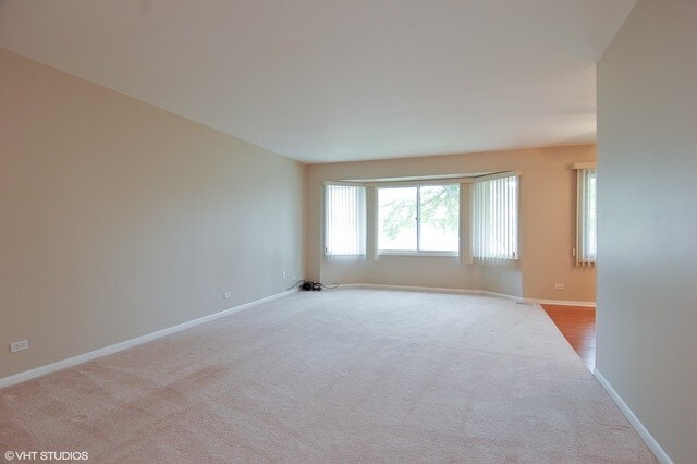 Building Photo - 3008 Roberts Dr
