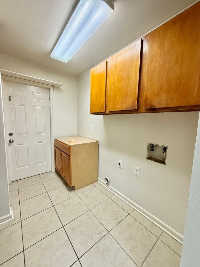 Foto del edificio - Home For Lease