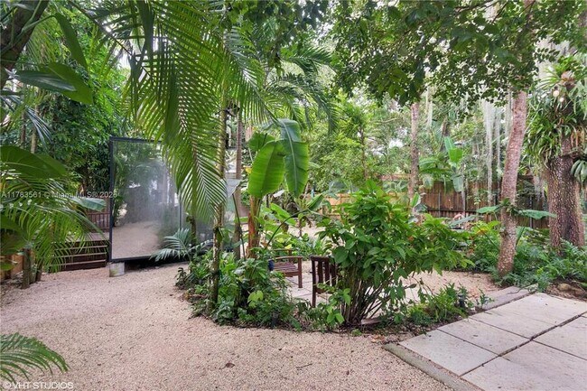 Foto del edificio - 3794 Irvington Ave