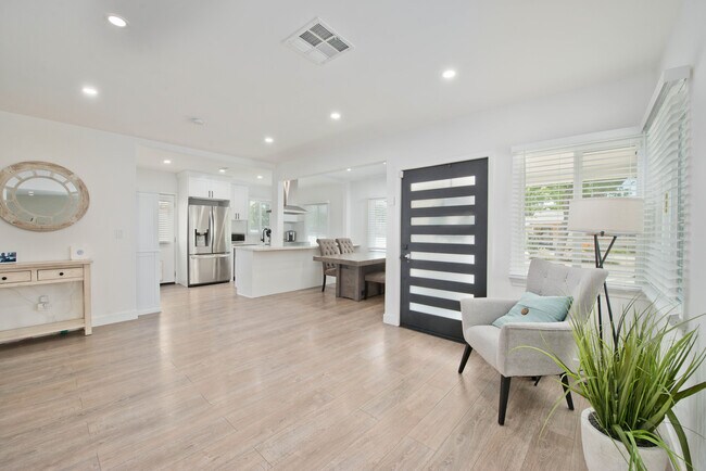 Foto del edificio - 6960 Shoshone Ave