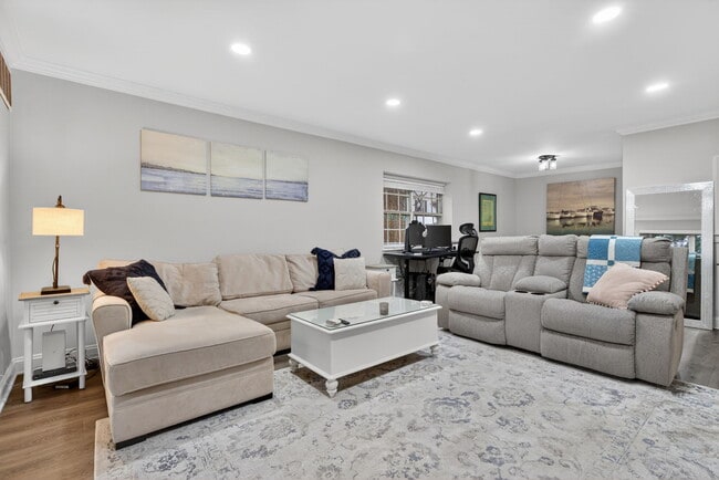 Building Photo - 159 Drummers Ln