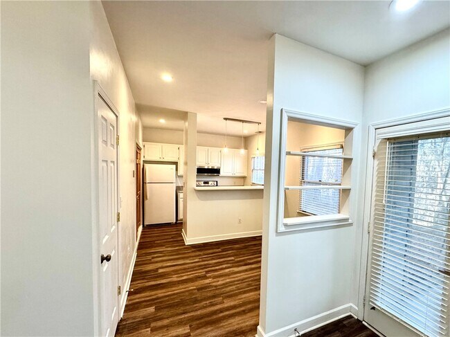 Foto del edificio - 245 Willow Ct