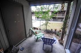 Building Photo - Large One Bedroom, One Bath Condo In Popular Evergreen Trace...Available August!