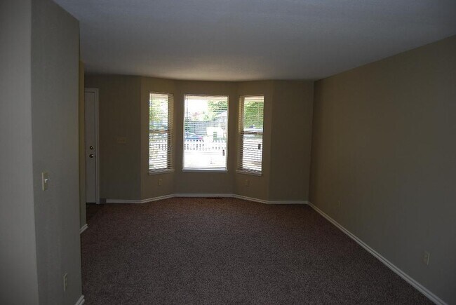 Building Photo - Wonderful Two Level Four Bedroom in Beautiful & Convenient East County