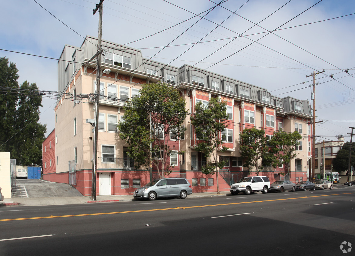 Building Photo - 3101 21st Apartments