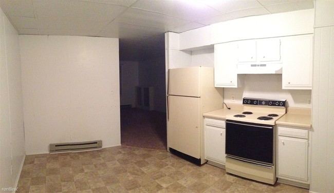 Building Photo - 546 Ashmun St