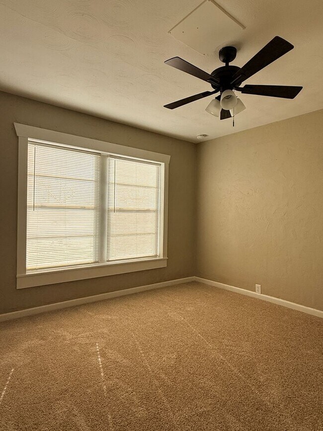 Foto del edificio - 2500 Taylor St