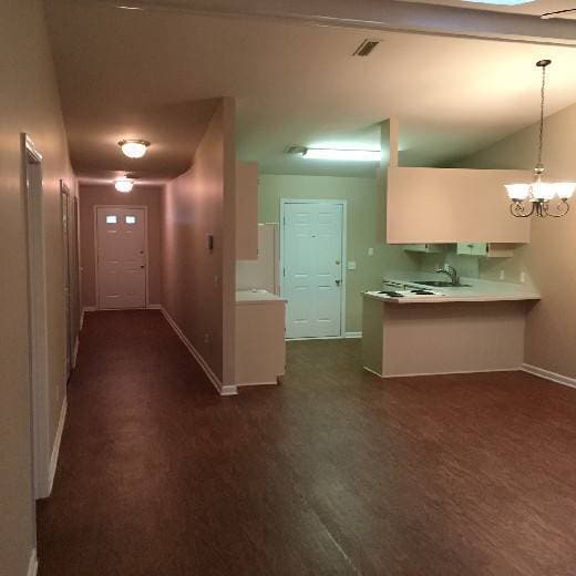Building Photo - Chapelwood home with private backyard