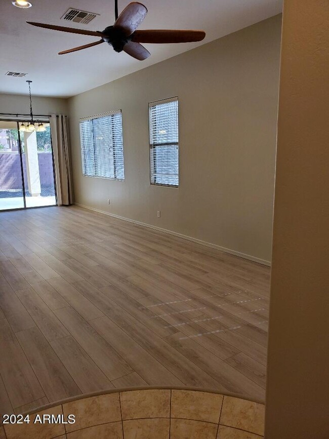 Building Photo - 1864 W Olive Way