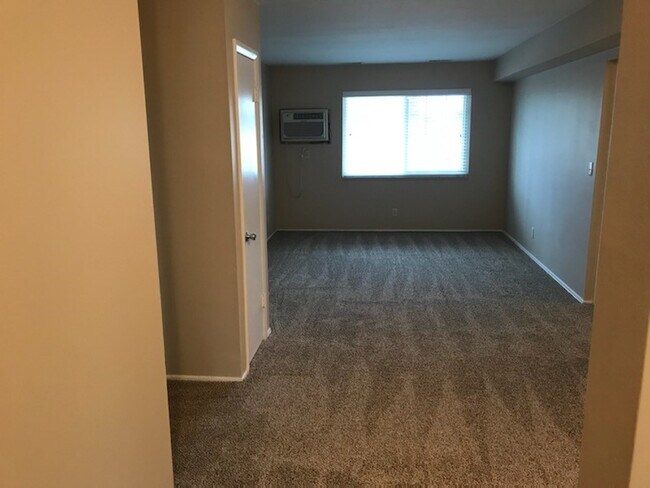 Foto del edificio - 386 N Main St