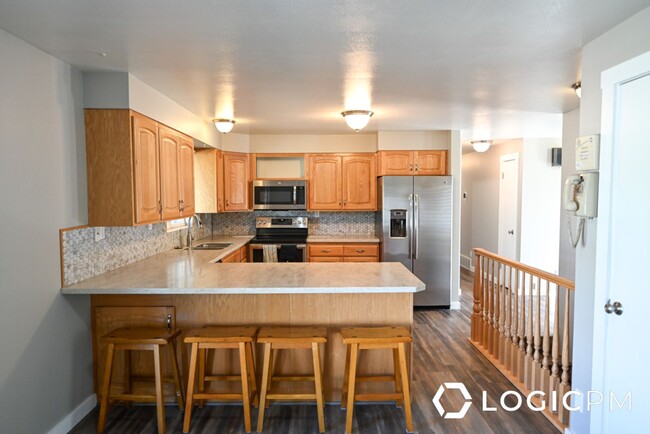 Building Photo - Beautiful Home in Sandy, UT!
