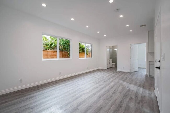 Foto del edificio - 1350 Western Ave