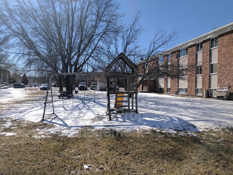 Foto del edificio - 408 McKay Ave N