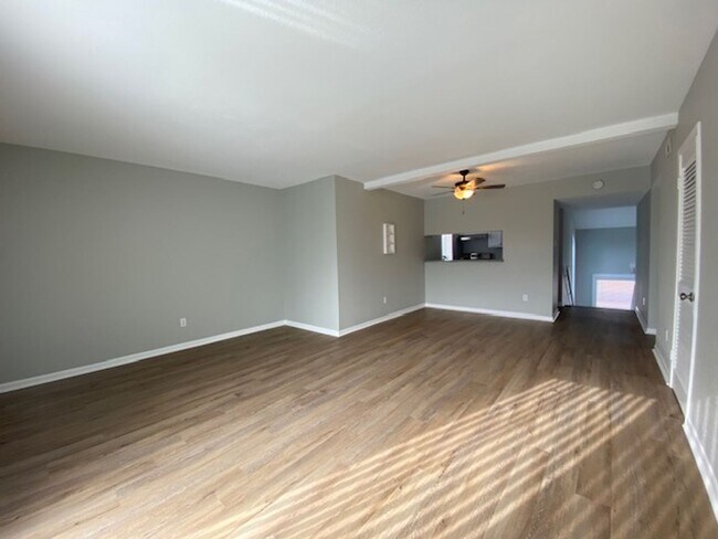 Foto del edificio - PUENTE VISTA, UNIT 100 - ALL BILLS PAID