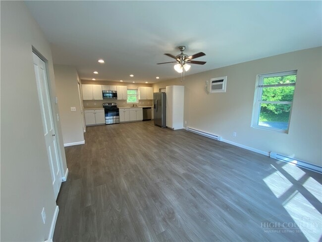 Building Photo - 233 Majestic Vine Ln