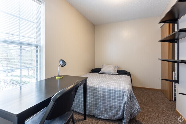 2HAB, 1BA - 1009 S 2nd St - Private Rooms Available