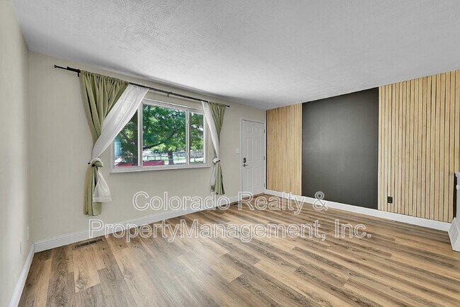 Building Photo - 1252 Cree Dr