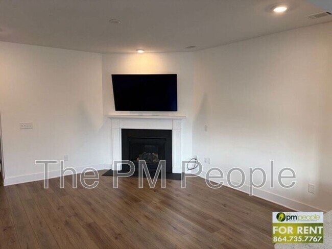 Building Photo - 44 Mardale Ln