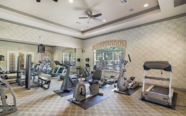 Building Photo - 5306 Myrtlewood Cir E