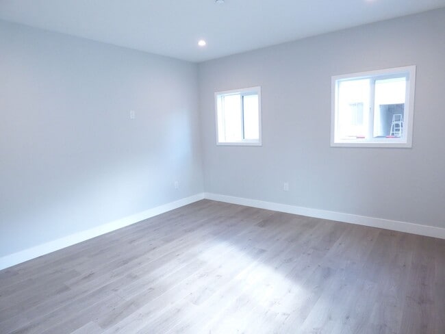 Building Photo - 1258 N Hobart Blvd