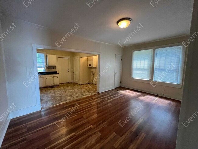 Building Photo - 2715 Avenue E