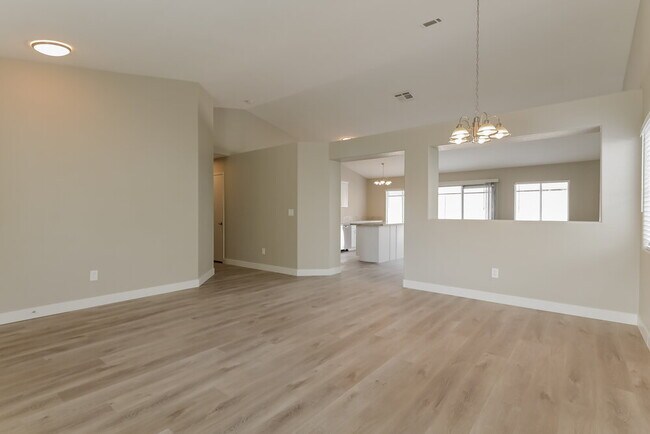 Building Photo - 1212 Autumn Ridge Cir