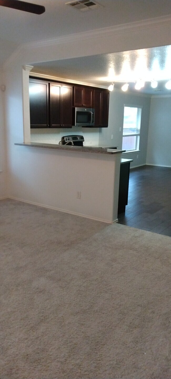 Foto del edificio - 176 Housefinch Loop