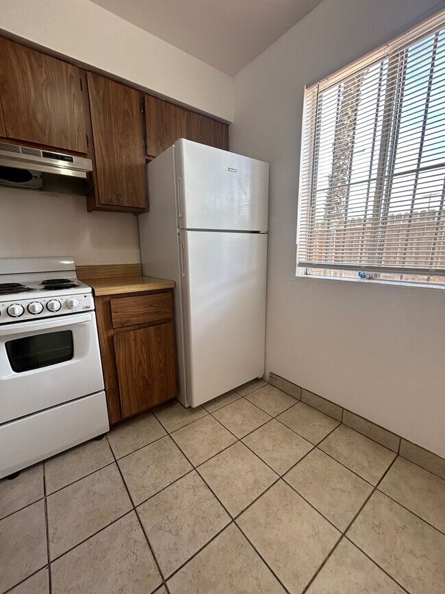Foto del edificio - 2763 N Edith Blvd