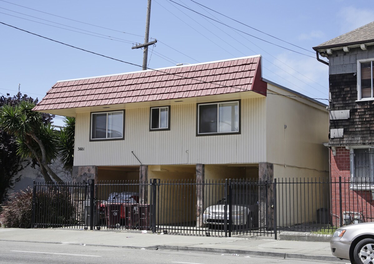 Building Photo - 3601 West St
