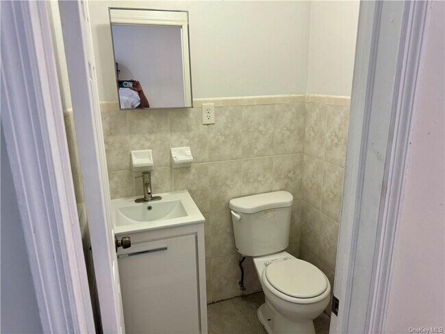 Foto del edificio - 1112 E 211th St