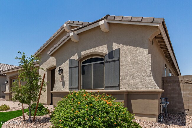 Foto del edificio - 2808 W Roosevelt Dr