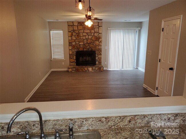 Building Photo - 8236 Golf Ridge Dr